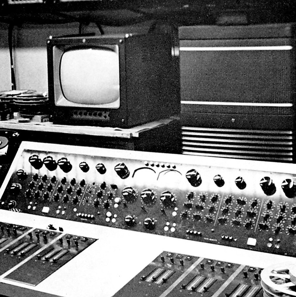 Between You, Me & A Lamppost